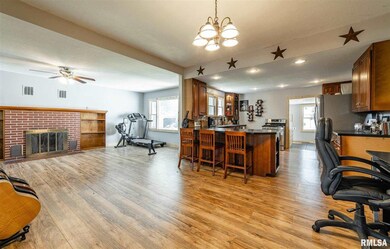 1101 Pekin St, Lincoln, IL 62656 - photo 3