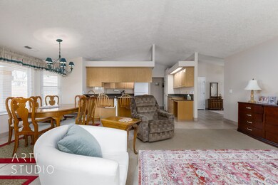 06 Kitchen, Family & Dinning Rooms