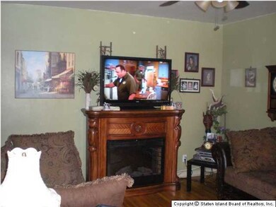 135 Dickie Ave, Staten Island, NY 10314 - photo 7