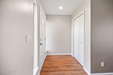 48-web-or-mls-1301-n-forsythia-cir