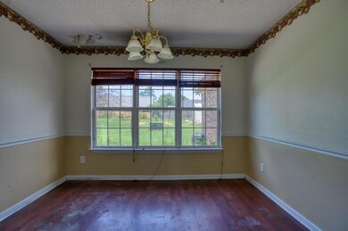 3409 Thames Pl._JAT05399