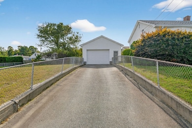 174 Rogers St, South Dartmouth, MA 02748 - photo 5