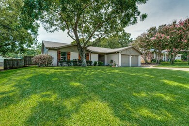 8412 Brookview Dr, North Richland Hills, TX 76182 - photo 2