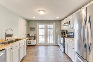 218 Spring Valley Cir, Azle, TX 76020 - photo 4