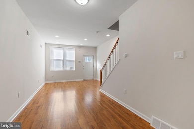 2049 Fernon St, Philadelphia, PA 19145 - photo 4
