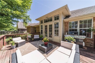 401 Coachlight Dr, Bentonville, AR 72712 - photo 2