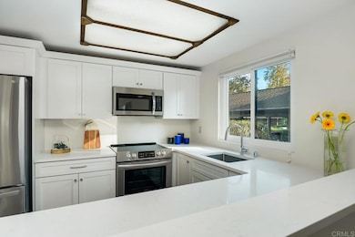 8370 Via Sonoma unit F, La Jolla, CA 92037 - photo 6