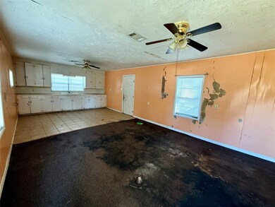 811 S Fenner Ave, Cleveland, TX 77327 - photo 7