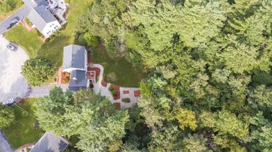 18 Clydesdale Cir, Nashua, NH 03062 - photo 6