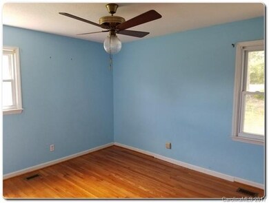 442 Christopher Rd, Shelby, NC 28152 - photo 5