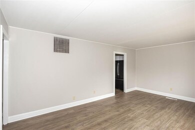 212 Whiteland Rd, Whiteland, IN 46184 - photo 4