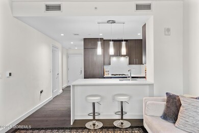 15 Morris Ave 206 p3