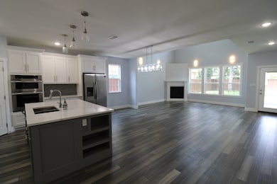 2055 Angelina Dr unit H, Dallas, TX 75212 - photo 6