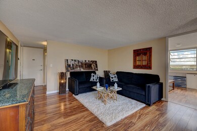 Bayshore Towers unit 406, Hilo, HI 96720 - photo 2