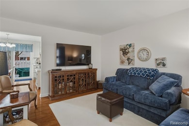 45745 Kensington St, Utica, MI 48317 - photo 3