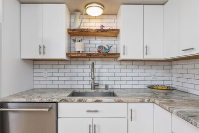 217 Vaughan St unit 3, Portland, ME 04102 - photo 4