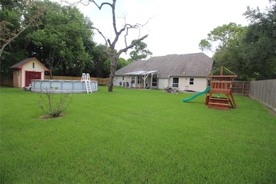 1403 Edinburgh Dr, Friendswood, TX 77546 - photo 2