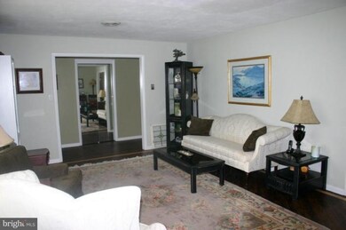 2952 Roosevelt Dr, Chambersburg, PA 17201 - photo 3