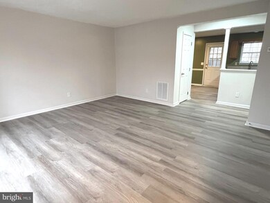 305 Sutton Ct, Winchester, VA 22601 - photo 4