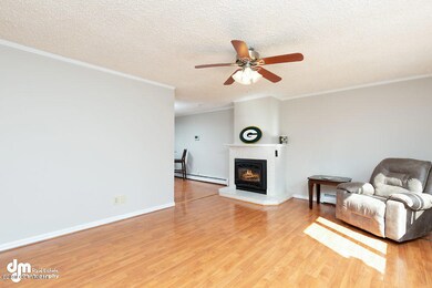 Living Room 20190716-DW-48370-SMALL