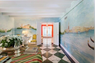 Venetian foyer