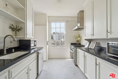 855 S Serrano Ave unit 43A, Los Angeles, CA 90005 - photo 6