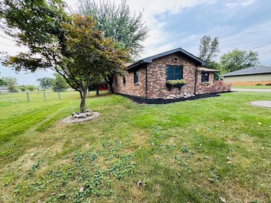 6905 Hendricks St, Anderson, IN 46013 - photo 5