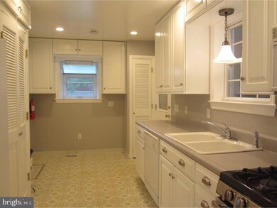 221 Bradley Ave, Haddonfield, NJ 08033 - photo 4