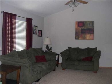 Open Floorplan * Large Living Room