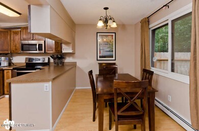 [photo 2225075] Dining Room