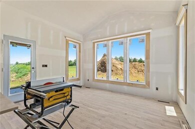 9186 Gander St, Lenexa, KS 66227 - photo 4