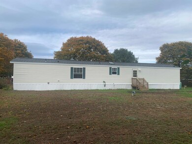 8 Morning Glory Ln, Rochester, NH 03868 - photo 4