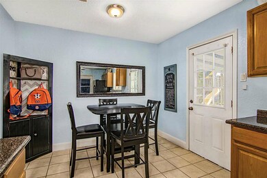 1511 Meadow Ln, Alvin, TX 77511 - photo 7