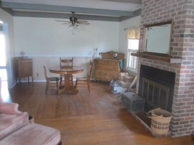 305 W 11th St, La Porte, IN 46350 - photo 2