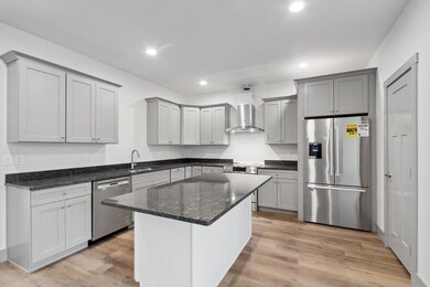 04_196NCrestviewTerrace_2032_Greatlighti