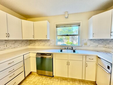 91 Staniford St unit 8, Auburndale, MA 02466 - photo 6