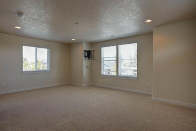 21285 Darnel Ave-7