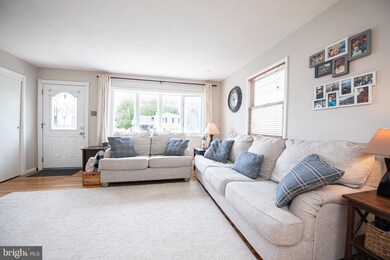 1104 Brookwood Ln, Secane, PA 19018 - photo 5