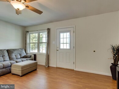 111 Morton Ct, Manassas Park, VA 20111 - photo 5