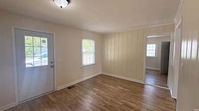 905 Vanderburgh Ave, Evansville, IN 47711 - photo 2