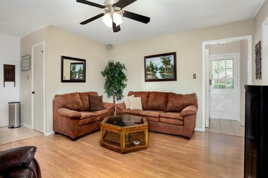 3718 Wilshire Dr, Alvin, TX 77511 - photo 7