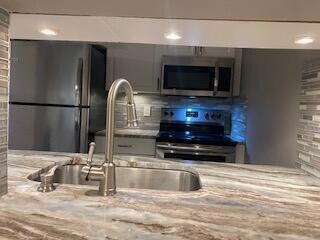 1798 Abbey Rd unit C-103, West Palm Beach, FL 33415 - photo 5