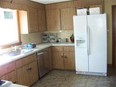 36 Pilgrim Rd, Braintree, MA 02184 - photo 3