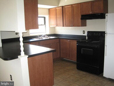 1226 S Clinton St unit 3, Baltimore, MD 21224 - photo 3