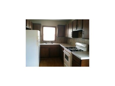 68 Oakdale Ave unit 2, Manchester, NH 03103 - photo 3