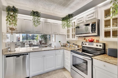 3630 Whitehall Dr unit 1050, West Palm Beach, FL 33401 - photo 6