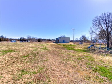 2400 S Dobbs Rd, Harrah, OK 73045 - photo 2