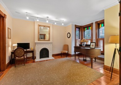 160 Phila St, Saratoga Springs, NY 12866 - photo 5