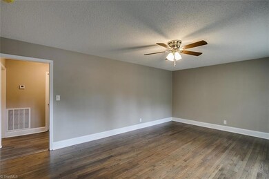 935 Center St, Asheboro, NC 27203 - photo 5