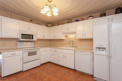5213 Maravoss St-15